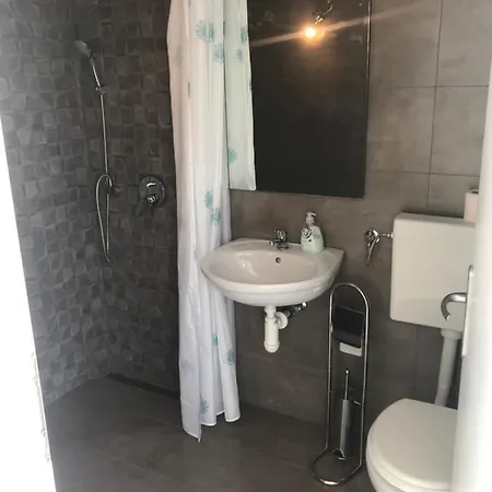 And Room's Lublana